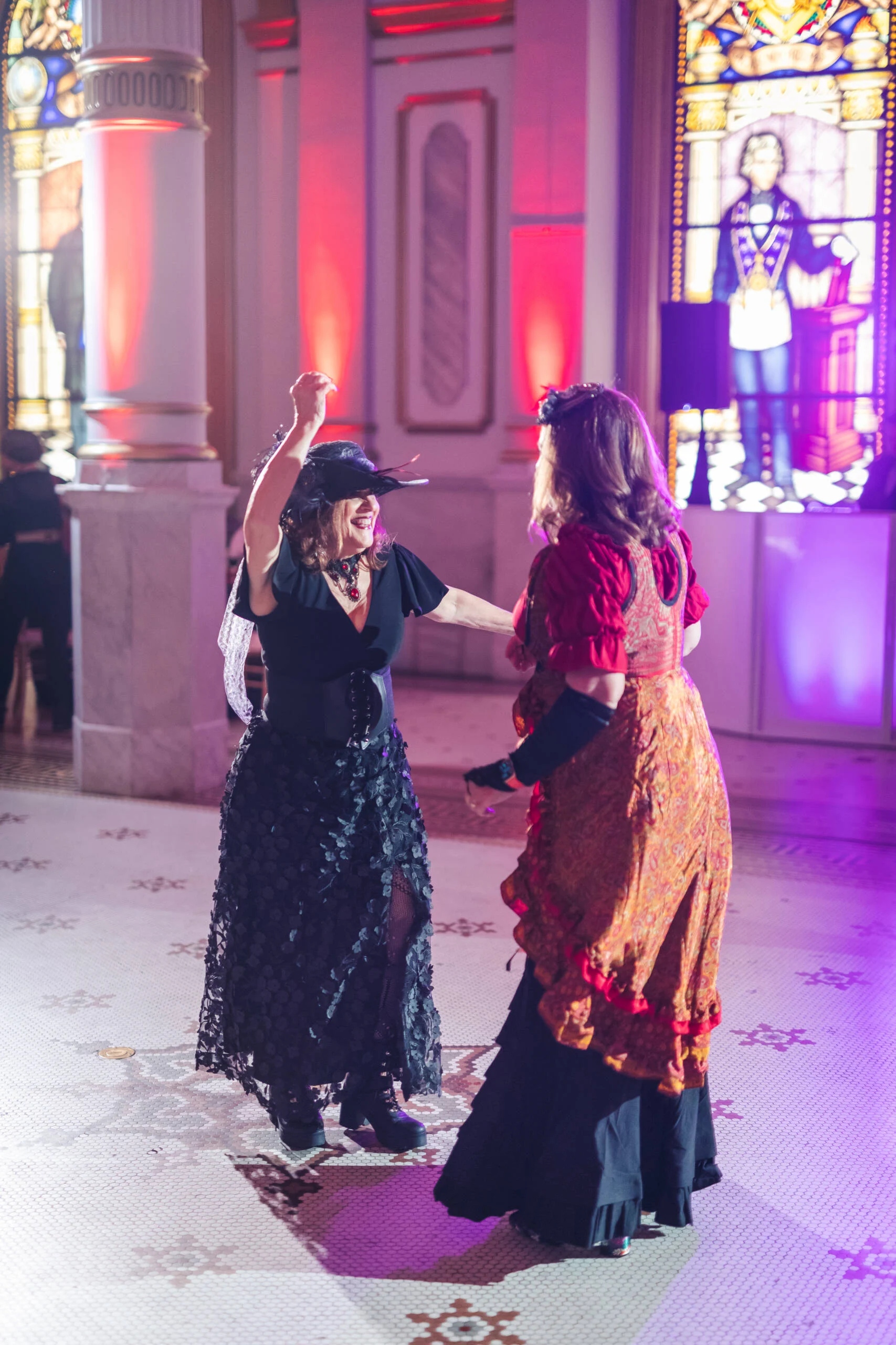 costumechanges2-scaled Women dancing dressed in costumes