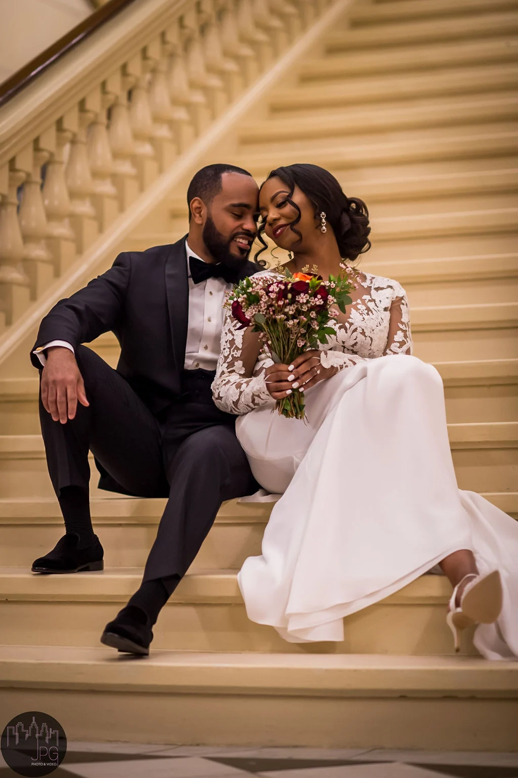 fashionforward3 Bride and groom sitting on stairs